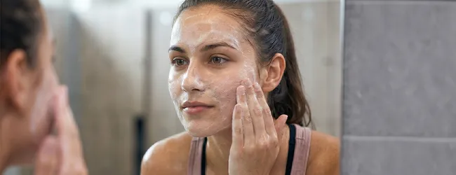 Kompletná skincare rutina pred, počas a po cvičení